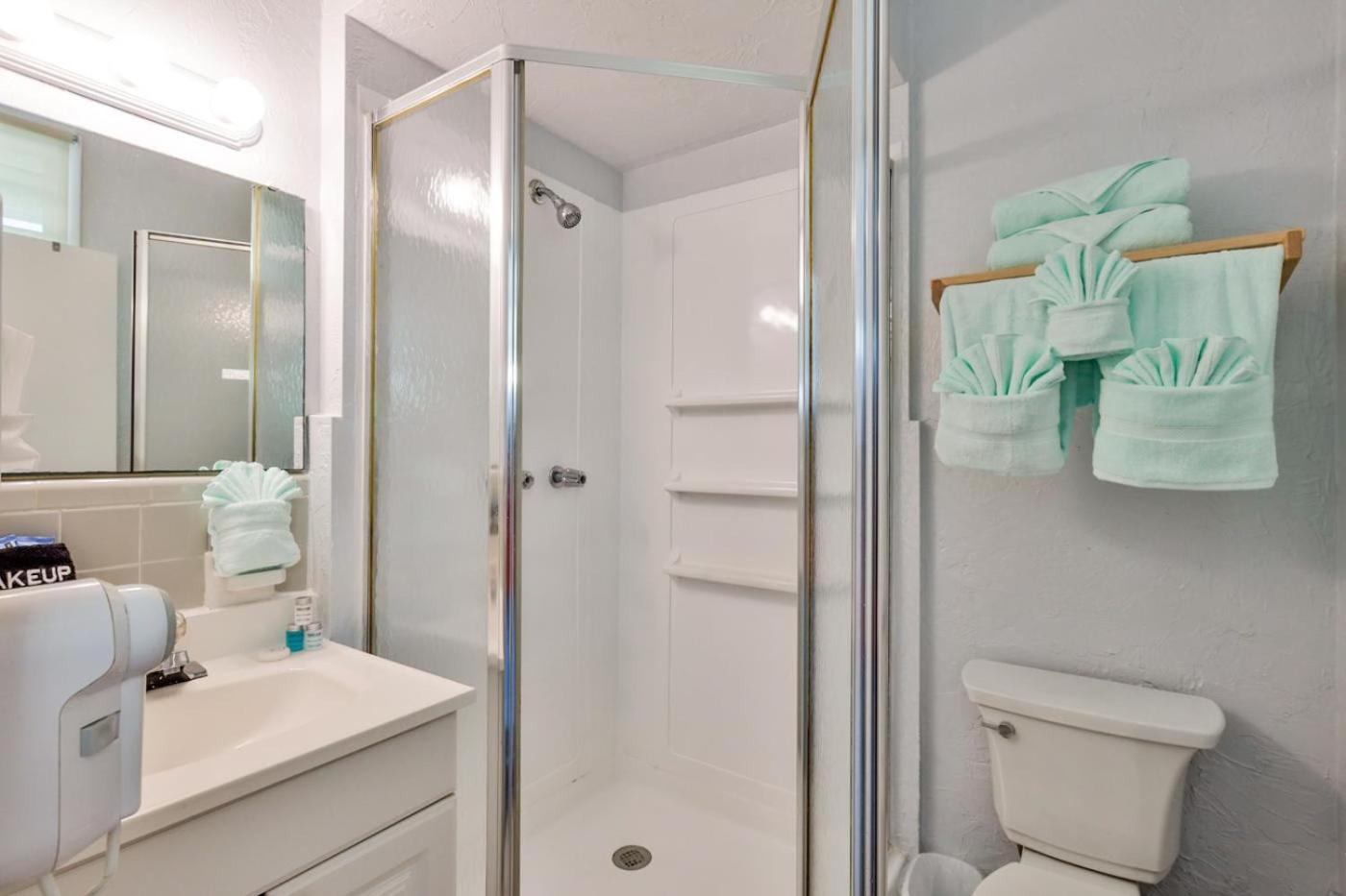 Coastal Waters 107 - A Studio Poolside Retreat New Smyrna Beach Exterior foto
